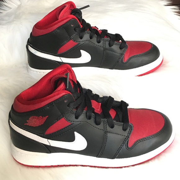 nike air jordan mid kids